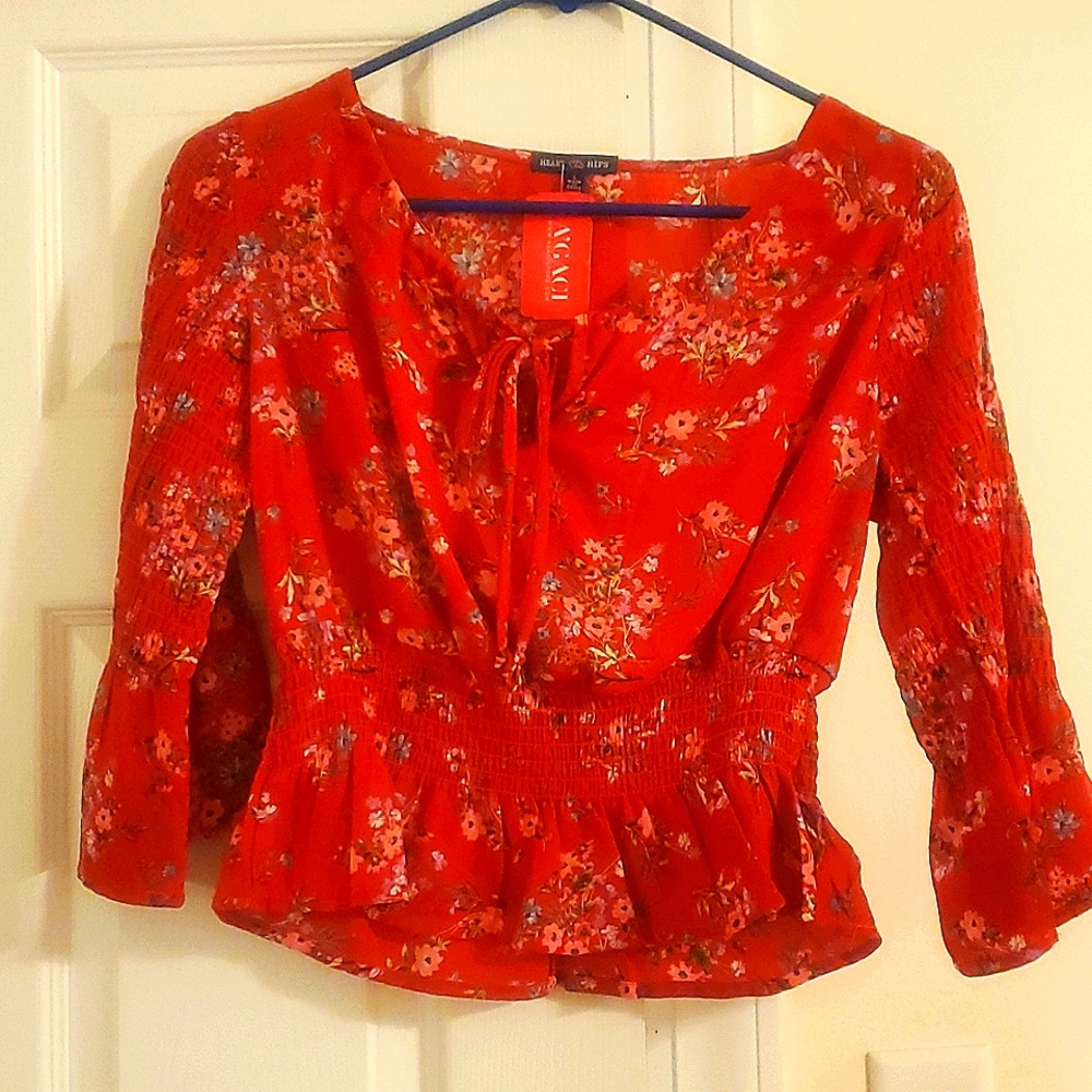Heart Hips floral/dainty long sleeve blouse in red, size Small